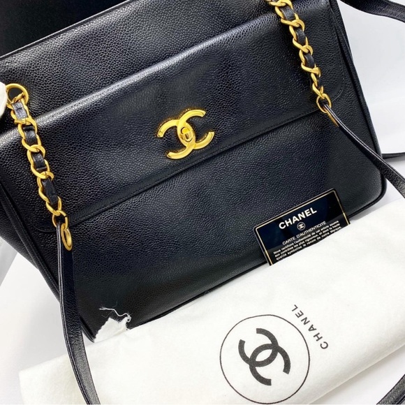 CHANEL Handbags - CHANEL CAVIAR CHAIN TOTE